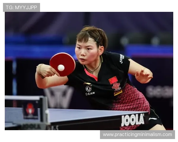 何卓佳训练完直接拎包去逛奢侈品店，这反差谁懂